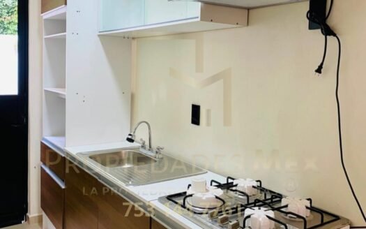 Casa en venta en Col. Flor de Abril, Lázaro Cárdenas – 2 recámaras