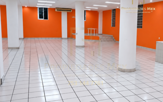 Local comercial en renta sobre Av. Tariácuri, Lázaro Cárdenas – 450 m²
